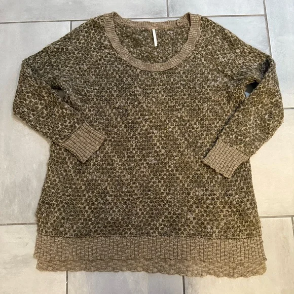 Free People Jeepster Honeycomb Oversized Sweater in Olive Green - Picture 2 of 4